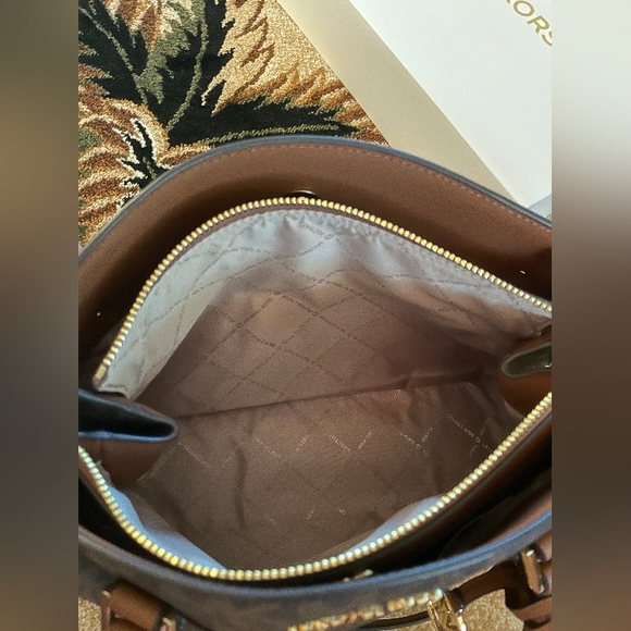 $398 Michael Kors LYNN LG EW SATCHEL Designer Bag MK Handbag NWT - Picture 10 of 12